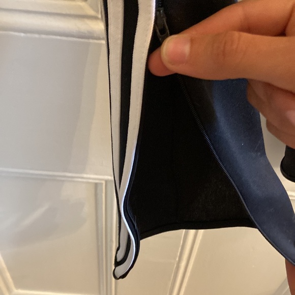 ✨ADIDAS Track Pant with zipper slimming ankles - Picture 5 of 5